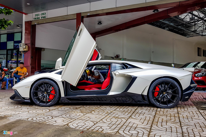 Vào năm 2013, Lamborghini kỷ niệm 50 năm ngày thành lập với việc ra mắt mẫu xe Aventador LP720-4 50° Anniversario tại triển lãm ôtô Thượng Hải. Chỉ có 100 phiên bản coupe và 100 chiếc roadster được sản xuất.