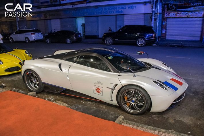 Đối với giới mê xe, có lẽ cái tên siêu xe Pagani Huayra và Alfa Romeo 4c Launch Edition đã không còn quá xa lạ bởi hai chiếc xe này từ lâu đã gây được nhiều tiếng vang với thiết kế độc đáo cũng như chỉ có duy nhất một chiếc mỗi loại xuất hiện tại thị trường Việt Nam.