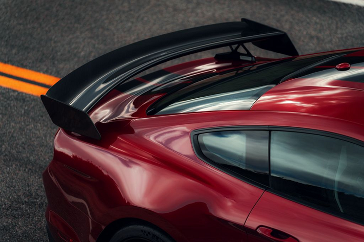 Trong khi đó, C8 Corvette cũng chỉ dự kiến với mức giá bán loanh quanh 150,000 AUD (2.4 tỷ đồng). Nhưng trên hết, Mustang Motorsport vẫn khá tự tin vào sức hút đặc biệt của chiếc GT500 với các tin đồ mê xe cơ bắp tại Úc.