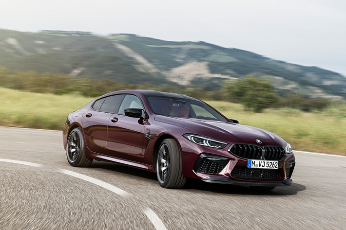 Hai phiên bản thể thao của 8-Series là BMW M8 Gran Coupe và Cabriolet sẽ trình làng tại Triển lãm Los Angeles 2019 trước khi bán ra tại Mỹ vào năm sau. BMW M8 Gran Coupe và Cabriolet được trang bị động cơ V8 4.4L tăng áp kép, sản sinh công suất 592 mã lực và mô-men xoắn 750 Nm.