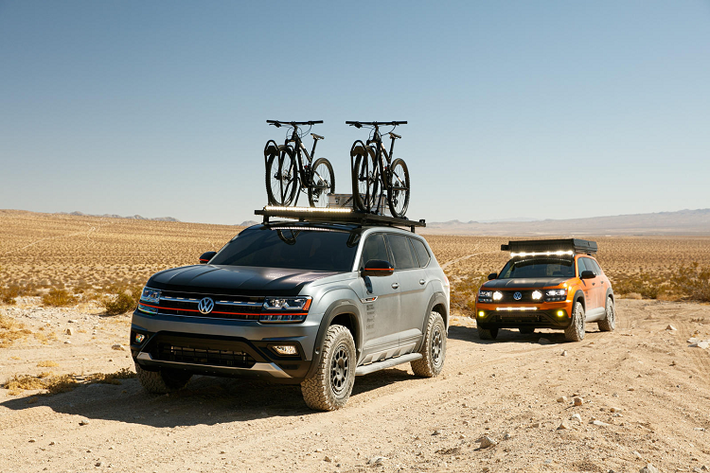 Nột bật hơn, bản độ Atlas Adventure Concept được thiết kế với hơi hướng ghi lại hành trình phiêu lưu mà chủ nhân cùng chiếc xe đã trải qua. Xe được trang bị sẵn một flycam DJI Mavic và camera REVL ở ngoại thất.
