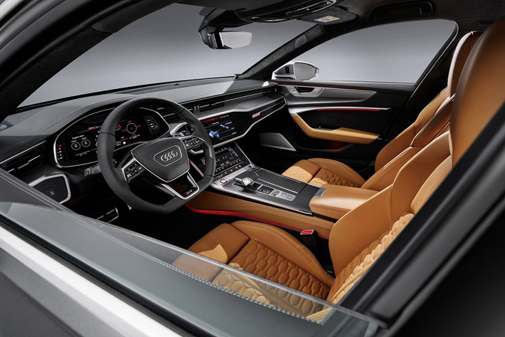 Audi RS 6 Avant Hầu như một mẫu xe trong dòng sản phẩm RS của Audi đều xứng đáng góp mặt trong danh sách này bởi bộ phận hiệu suất cao của công ty đúng là rất biết thiết kế nội thất đẹp. RS 6 Avant có vinh dự nằm ở đây bởi nó là sản phẩm mới nhất.