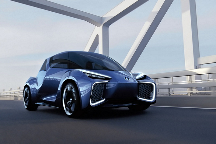 Toyota Rhombus Concept này cũng dị biệt không kém. Tất nhiên, khác biệt là tốt nhưng không phải lúc nào cũng theo chiều hướng tích cực. Rhombus là một trong số đó. Có vẻ đội ngũ thiết kế Toyota đã cho ra sản phẩm kém chất lượng. Mặt trước Rhombus như thể chiếc xe bị gập làm đôi, giống như kiểu gập cho vào vali. Có lẽ đây là một trong những chiếc xe xấu nhất năm 2019.