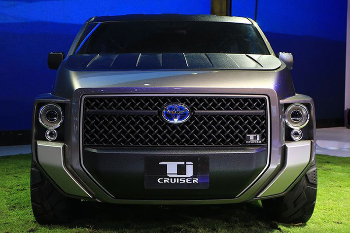 Chữ “T” trong TJ Cruiser có nghĩa là “Toolbox” – “Hộp dụng cụ”, chiếc xe có thể chuyên chở được nhiều đồ vật mà người lái muốn mang theo, trong khi chữ “J” viết tắt cho “Joy” – “Niềm vui” có thể hiểu rằng mẫu xe sẽ mang lại nhiều niềm vui cho người sử dụng trên mọi hành trình. “Cruiser”, là cái tên gắn liền với dòng SUV truyền thống của Toyota và TJ Cruiser thể hiện được sức mạnh và sự tiện ích của mẫu xe.
