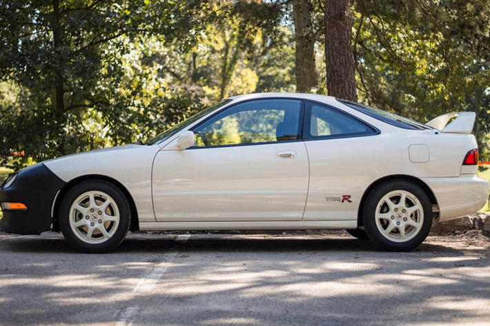 Với Integra Type R DC2, nhà sản xuất Honda còn thể hiện “độ chịu chơi” khi tuyên bố rằng họ không thu được 1 xu lợi nhuận nào từ tất cả những phiên bản xe hiệu năng cao này.