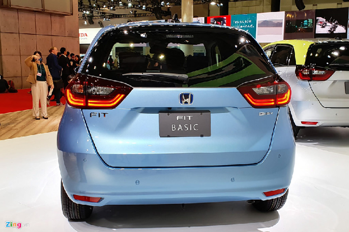 Đáng chú ý, Jazz 2020 là mẫu xe đầu tiên của Honda được lắp đặt hệ thống kết nối Honda Connect On-board với nhiều công nghệ kết nối tiên tiến như hệ thống điều khiển từ xa bằng smartphone, hệ thống cảnh báo các lỗi bất thường và hệ thống hỗ trợ khẩn cấp về sự cố giao thông.