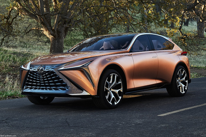 Được xây dựng từ hình tượng thanh kiếm Nhật Bản Katana, mẫu xe ý tưởng của Lexus mang trên mình thiết kế táo bạo, nội thất sang trọng kết hợp cùng những công nghệ của tương lai. Lexus LF-1 Limitless là mẫu xe có một không hai đáng xem nhất tại triển lãm ôtô Việt Nam năm nay.