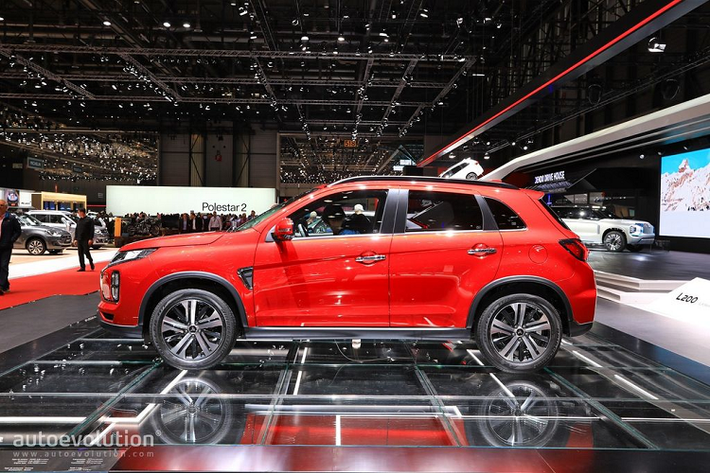 Quan trọng hơn, hãng xe ôtô Mitsubishi còn cam kết chất lượng với chế độ bảo hành 10 năm hoặc 160.000 km cho hệ dẫn động cùng với 5 năm hoặc 96.500 km cho toàn bộ chiếc xe.