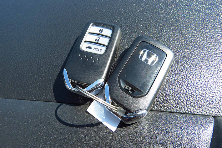 Đáng chú ý, Honda City thế hệ mới mang kích thước lớn hơn cả “người anh” Civic thế hệ cũ (FB; 2012 - 2016). Bước sang thế hệ mới, Honda City mang thiết kế năng động và sang trọng hơn trước.