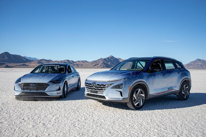 Hai chiếc xe Hyundai Nexo và Sonata Hybrid concept được lái bởi kỹ sư hệ truyền động cao cấp Dean Schlingmann và đã nhận được rất nhiều sửa đổi đáng chú ý. Trong đó, Nexo đã nỗ lực giành được kỷ lục tốc độ mặt đất trong lĩnh vực xe dùng pin nhiên liệu hydro, với thành tích 170,848 km/h.
