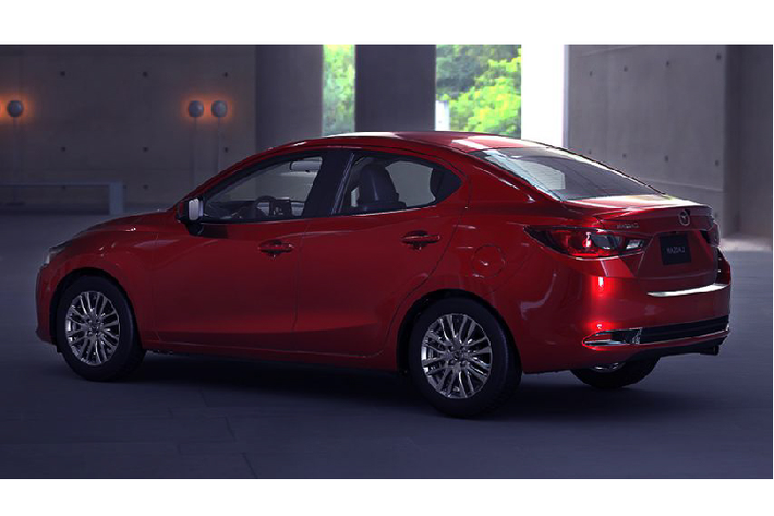 Mazda2 được trang bị tiêu chuẩn cụm đèn pha LED tích hợp đèn LED chiếu sáng ban ngày. Đặc biệt hơn Mazda2 nay đã có đèn pha LED thích ứng (adaptive LED) trên phiên bản cao cấp, sử dụng 20 bóng LED điều chỉnh riêng lẻ cho chùm tia sáng thông minh không gây chói mắt người đi đường.