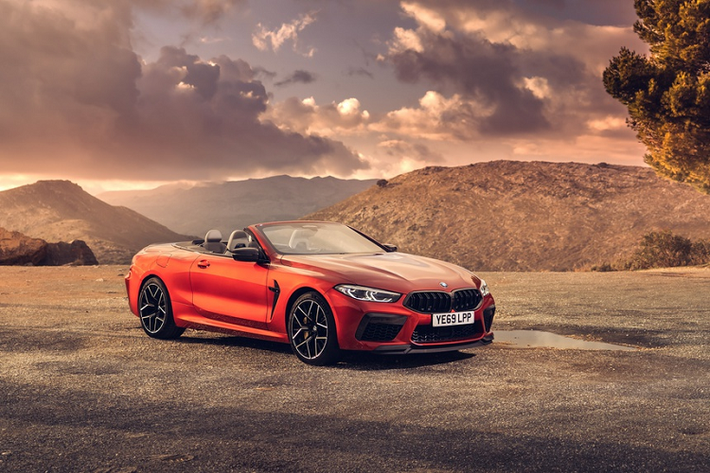 Cả bản Coupe và Convertible đều đạt vận tốc tối đa 250 km/h. Con số này có thể tăng lên 304 km/h nếu khách hàng trang bị thêm gói M Driver Package.