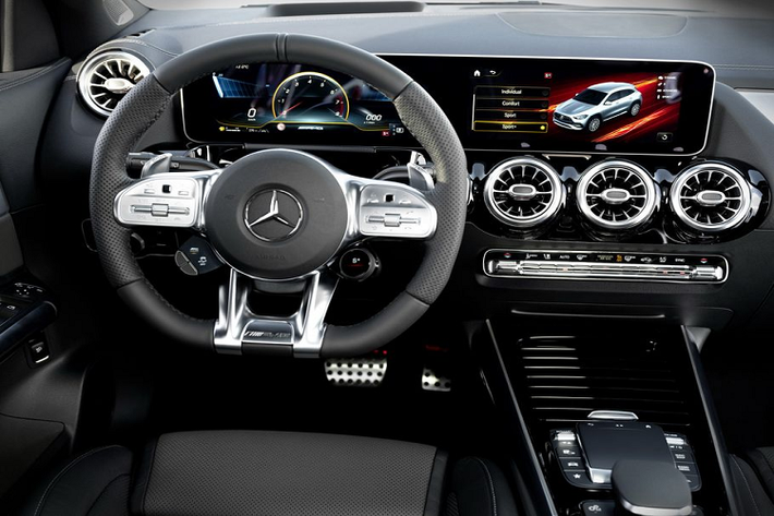 Về tính năng, Mercedes-AMG GLA 35 xuất hiện với 5 chế độ lái từ AMG Dynamic Select bao gồm Slippery, Comfort, Sport, Sport+ và Individual. Xe còn được trang bị hệ thống lái linh hoạt AMG Dynamics, khả năng vào cua cũng như hệ thống phanh nâng cấp, hệ thống treo AMG tối ưu hóa khi đánh lái ở tốc độ cao. Cuối cùng, khách hàng cũng có thể bổ sung cho GLA 35 tùy chọn hệ giảm chấn thích ứng AMG Ride Control.