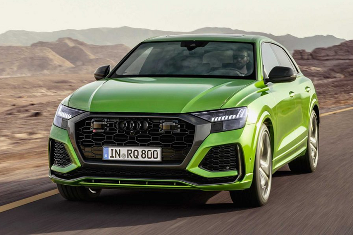 Audi sẽ bán ra chiếc SUV hiệu năng cao này từ năm sau, bắt đầu tại thị trường quê nhà trước khi đên các nước Châu Âu và sau đó là Bắc Mỹ. Giá xe Audi RS Q8 2020 khởi điểm ở mức từ 127.000 Euro, tương đương 140.000 USD (khoảng hơn 3,24 tỷ đồng).