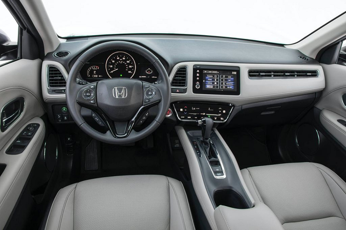 Về truyền động, tất cả các biến thể của Honda HR-V 2020 đều sẽ sử dụng chung loại động cơ 4 xy-lanh i-VTEC 1.8L với công suất đầu ra 141 mã lực và mô-men xoắn cực đại 172 Nm.