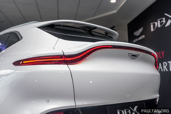 Cho tới thời điểm hiện tại, DBX đã trở thành model đầu tiên bước sang một phân khúc mới, một sân chơi mới thay vì trở thành những chiếc GT hay xe thể thao như trong bề dày lịch sử.”