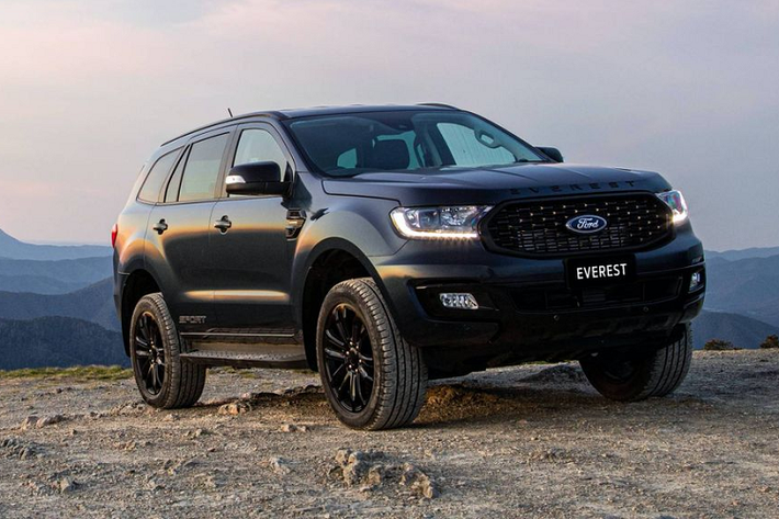 Theo đó, hãng xe Mỹ - Ford mới đây vừa chính thức ra mắt phiên bản thể thao của mẫu SUV Everest 2020 tại thị trường Australia. Đúng như dự đoán trước đó, Ford Everest Sport 2020 mới sẽ chỉ là một phiên bản được nâng cấp về ngoại hình thay vì là một phiên bản hiệu suất cao đúng nghĩa.