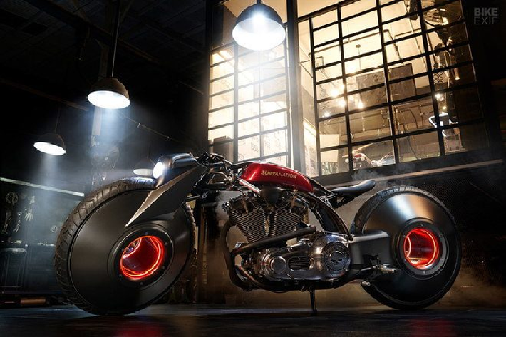 Xưởng độ Smoked Garage đã trình làng bản độ siêu môtô Harley-Davidson với thiết kế không trục bánh xe độc đáo