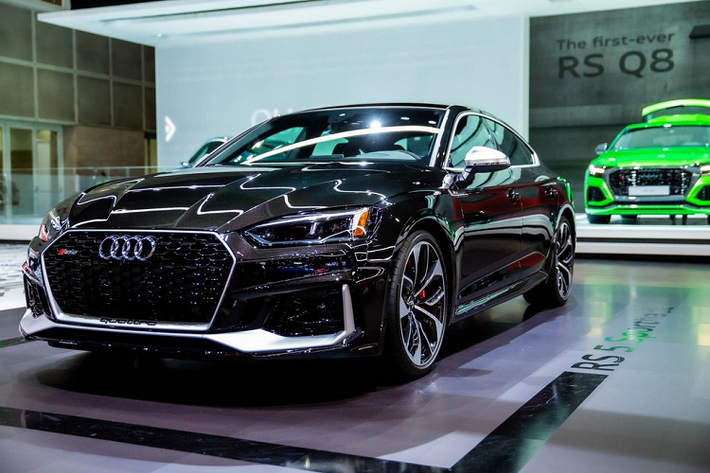 Los Angeles Auto Show từng là nơi Audi ra mắt toàn cầu RS Q8 và e-tron Sportback. Sự kiện năm nay đón chào sự xuất hiện của mẫu xe Audi RS 5 Panther Edition mới.