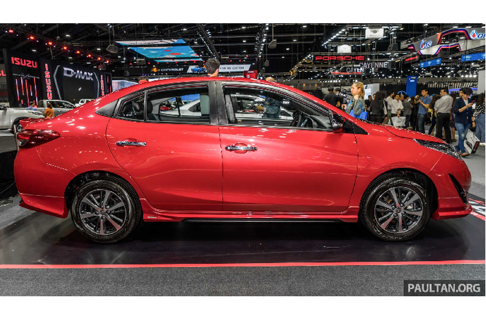 Lý do Toyota Thái Lan thay đổi động cơ cho mẫu xe sedan Yaris Ativ mới khi động cơ này có mức tiêu thụ nhiên liệu 23,3 km/lít, nhờ đó giúp nó đáp ứng tiêu chuẩn Ecocar II đang áp dụng cho phân khúc B tại Thái Lan bắt buộc phương tiện không vượt quá 23,25 km / lít (tương đương với 4,3 lít/ 100 km).