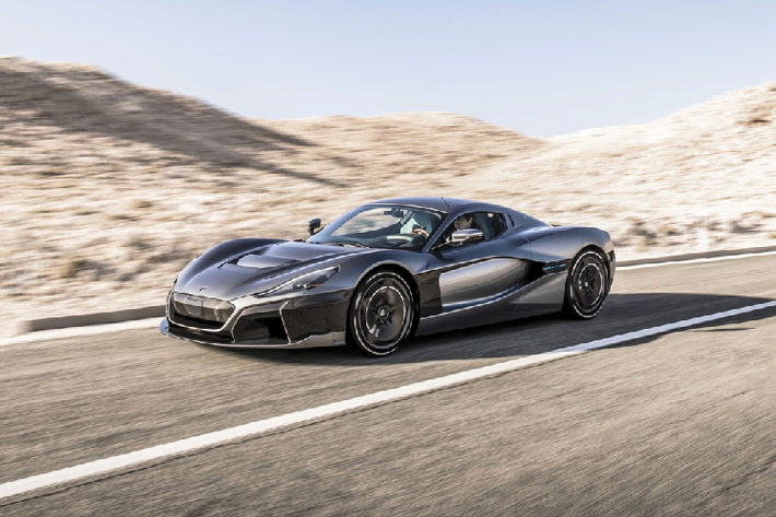 4. Rimac C_Two: Mẫu xe đến từ Croatia gây bất ngờ cho nhiều người khi sản xuất được mẫu ôtô thể thao hiệu suất cao như C_Two. Trước đây, Rimac đã giới thiệu đến thế giới mẫu Concept One và C_Two được đánh giá cao hơn rất nhiều so với mẫu xe đầu tiên Với công suất 1.400 mã lực, Rimac C_Two trở thành một trong những chiếc xe chạy điện có khả năng tăng tốc tốt nhất. Ảnh: Rimac.