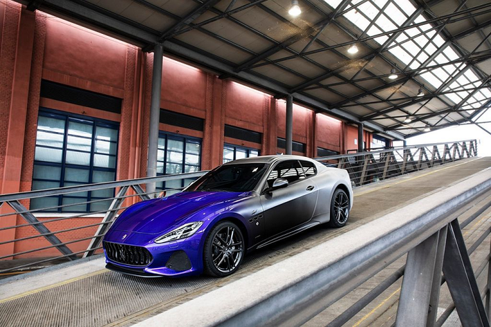 Thế hệ đầu tiên của cặp đôi Maserati GranTurismo và GranCabrio được ra đời lần đầu tiên vào năm 2007 và nhanh chóng trở thành "cứu cánh" cho Maserati trong giai đoạn đầy khó khăn đó. Tuy nhiên, nhiều năm sau, trước sức ép ngày một nặng nề từ các đối thủ lớn và sừng sỏ như Porsche... cộng với việc "lười thay đổi" đã khiến bộ đôi GranTurismo và GranCabrio khó lòng giữ chân được khách hàng.