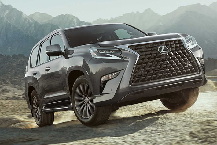Thương hiệu xe sang Lexus tại Việt Nam luôn làm nổi bật gian hàng của mình ở các kỳ triển lãm VMS. Tại VMS 2019, hãng xe sang Nhật Bản có thể sẽ mang đến các phiên bản nâng cấp facelift mới nhất cho cả hai dòng SUV GX và crossover RX.