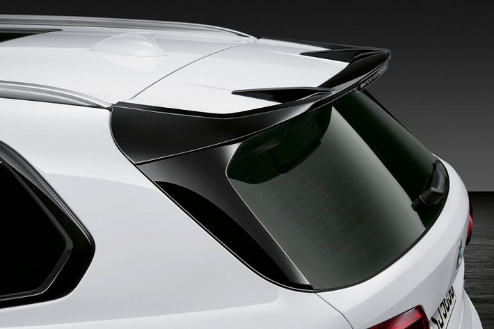 Ngoài ra, BMW còn mang tới 1 trang bị về mâm xe 22 inch cho khách hàng lựa chọn.