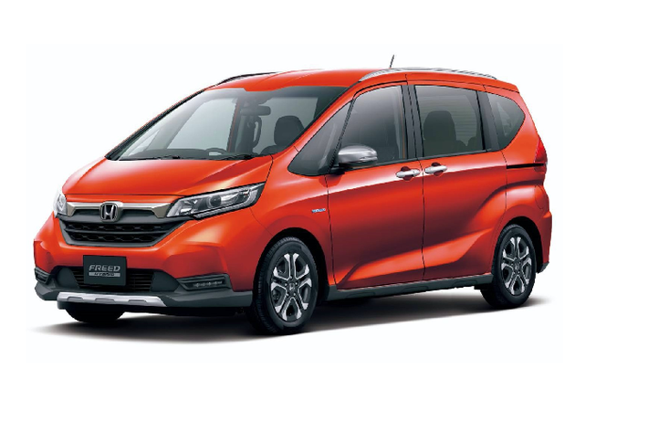 Honda Freed là mẫu minivan compact được bán rộng rãi tại Nhật Bản và một số thị trường khác ở châu Á. Chiếc xe lấy nền tảng từ dòng Honda Fit/Jazz quen thuộc ở nước ta. Thế hệ thứ hai của Freed vừa trình làng thêm phiên bản mới, nhằm nâng cấp hình ảnh trước thềm triển lãm ô tô Tokyo Motor Show tháng 10. Honda Freed 2020 mới có giá khởi điểm từ 1.997.600 yên (tương đương 430 triệu đồng) cho bản 6 chỗ ngồi tiêu chuẩn chạy bằng động cơ xăng 1,5 L.