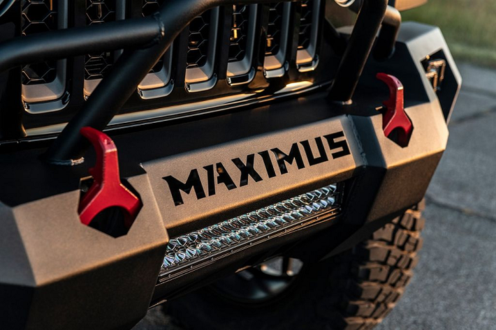 Hennessey chưa tiết lộ giá bán của Maximus. Tuy nhiên, theo dự đoán nó có thể dễ dàng vượt qua con số 225.000 USD (khoảng 5,4 tỷ đồng) ở thị trường Mỹ. Thêm vào đó, theo nhiều nguồn tin tiết lộ, mẫu siêu bán tải Hennessey Maximus sẽ chỉ được sản xuất với số lượng giới hạn 24 chiếc trên toàn thế giới.