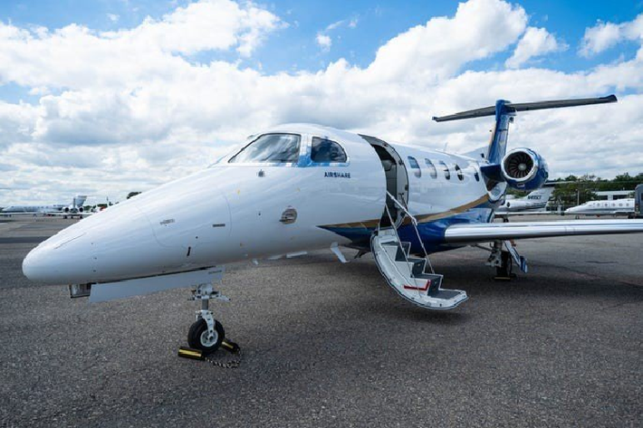 Giá Embraer Phenom 300 được niêm yết ở mức 10 triệu USD (tương đương khoảng 232 tỷ đồng). Nguồn ảnh: David Slotnick