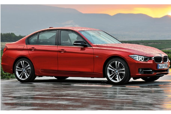 Phiên bản cao cấp hơn là 530i cũng đón nhận mức giảm 240 triệu đồng, đưa giá bán niêm yết của xe từ 3,069 tỷ đồng xuống còn 2,829 tỷ đồng.