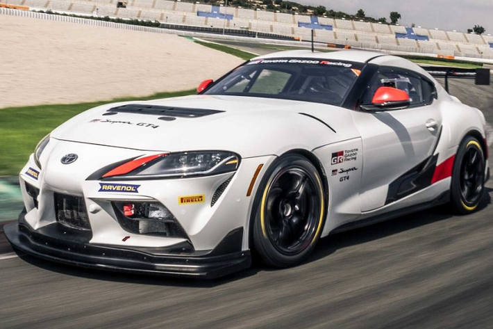 Trên phiên bản đua này, Toyota vẫn sẽ trang bị cho Supra động cơ I6 dung tích 3.0 lít tăng áp như trên phiên bản thương mại của mẫu xe này. Động cơ này giờ đây có thể tạo ra công suất cực đại lên đến 430 mã lực cho Toyota GR Supra GT4 mới nhờ hãng đã tinh chỉnh lại một số chi tiết và hệ thống ống xả mới đến từ Akrapovic.