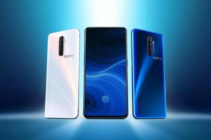 Máy có màn hình 6,5 inch, độ phân giải Full HD+, tần số quét 90 Hz. Bên cạnh đó, màn hình của thiết bị dùng tấm nền Super AMOLED, hỗ trợ phát những nội dung HDR10+. Tuy nhiên, sản phẩm không được làm tràn viền, camera trượt như các đối thủ, thay vào đó vẫn có phần khuyết đỉnh hình chữ U chứa camera selfie 16 MP.