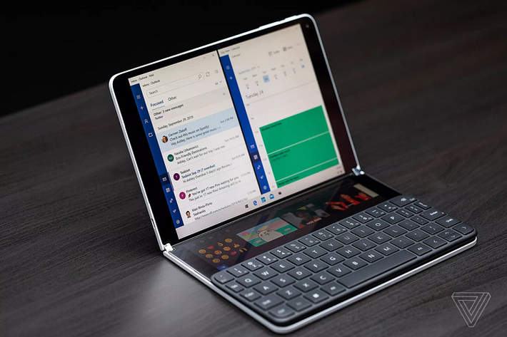 Tại sự kiện vừa diễn ra ở New York, Microsoft đã giới thiệu chiếc máy tính 2 màn hình đầu tiên của công ty với tên gọi laptop Surface Neo mới.