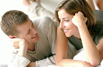 Trước hôn nhân, tình yêu luôn luôn là điều hết sức ngọt ngào. Nhưng sau hôn nhân những tật xấu, bất đồng của cả hai người sẽ dần lộ ra. Điều này sẽ dẫn đến những trận cãi vã trong hôn nhân tăng vọt. Dưới đây là 5 nguyên tắc chính trong ứng xử quan hệ vợ chồng.