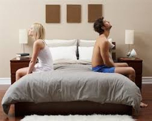 Cả hai tránh tranh luận. Mối quan hệ lành mạnh là khi hai bạn có những tranh luận trong hòa bình. Hoàn toàn bình thường khi có xung đột nảy sinh giữa hai người chăm sóc cho nhau. Nếu một trong hai người thụ động và tránh phản ứng về những gì đang làm phiền họ thì thực tế hai bạn đang đi đến giới hạn cuối cùng.