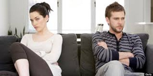 Người ấy không thỏa thuận được với bạn. Nếu đối tác tiếp tục chỉ trích việc lựa chọn quần áo, công việc và bạn bè của bạn thì nó chỉ là vấn đề thời gian trước khi mối quan hệ bắt đầu tan rã.