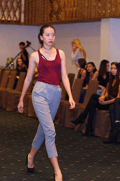 Phan Linh là một trong những người mẫu thân thiết của Chung Thanh Phong. Tuy nhiên, anh vẫn yêu cầu cô đến casting theo đúng quy trình.
