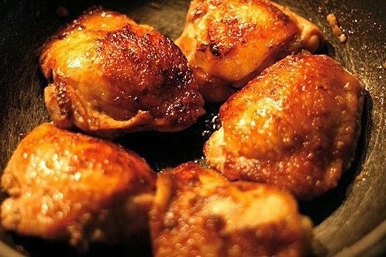 Do vậy các chất độc đều đọng lại ở phần phao câu, lâu dần, nó trở thành cái “nhà kho lớn” chứa các loại virus, vi khuẩn là mầm gây bệnh.