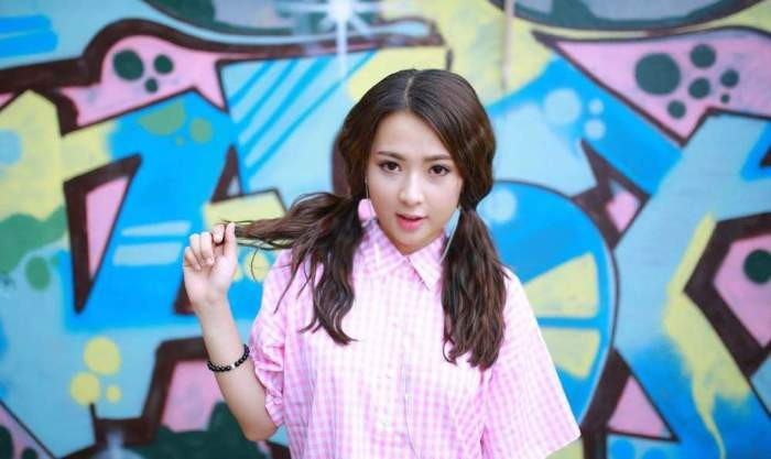 Bộ ảnh được thực hiện tại Hồ Tây.