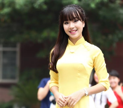 Khi được đề nghị viết về mình, MC Xuân Quỳnh nhắn nhủ: “Hãy viết những điều thật và gần gũi nhất nhé!” Không nói quá nhiều về mình, Xuân Quỳnh say mê với những mảnh đất nơi cô đã đến, những con người cô đã gặp và những trải nghiệm khiến cô thức tỉnh.