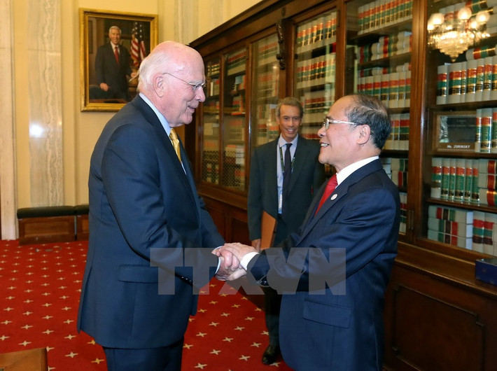 Chủ tịch Quốc hội Nguyễn Sinh Hùng gặp Ngài Patrick Leahy, Chủ tịch Thường trực Thượng viện Hoa Kỳ. (Ảnh: Nhan Sáng/TTXVN)