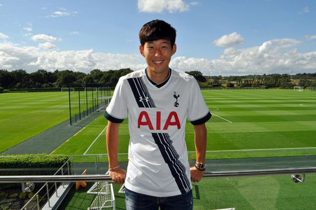 Son Heung-Min bị cấm mua xe màu đỏ. Ngay khi tới Tottenham, Son Heung-Min đã tính mua một chiếc xe có màu đỏ yêu thích để đi lại. Tuy nhiên, ngay lập tức Ban lãnh đạo đã ngăn cản điều đó. Lý do là vì ở London, màu đỏ tượng trưng cho Arsenal – đại kình địch của Tottenham.