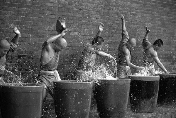Họ phải luyện tập mỗi ngày để đạt trình độ nhất định.