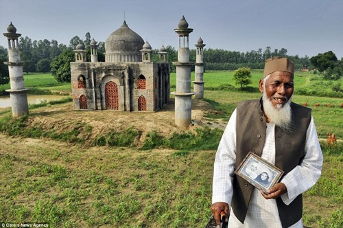 Cụ ông si tình Faizul Hasan Quadri (80 tuổi, người Ấn Độ) đã dành ba năm dày công xây dựng một phiên bản thu nhỏ của đền Taj Mahal ở vườn sau nhà mình, tại ngôi làng nhỏ bé Kaser Kalan ở bang miền bắc Ấn Độ Uttar Pradesh để tưởng nhớ người vợ đã khuất.