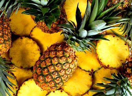 Vì sao không ăn dứa khi đói? Các chất hữu cơ và bromelin có trong dứa tác động mạnh vào niêm mạc dạ dày, ruột.