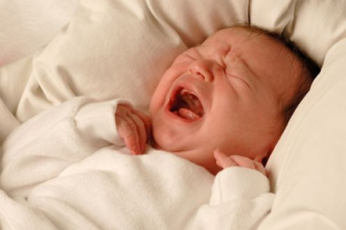 Hiện tượng này chủ yếu được biểu hiện thông qua việc ngáy, nghiến răng, dễ bị tỉnh giấc, khó thở khi ngủ...