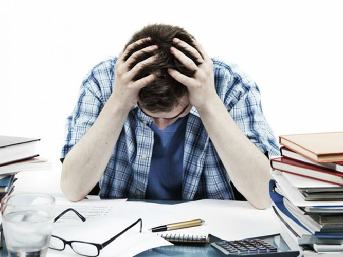 Duy trì thói quen sinh hoạt không khoa học cũng có thể khiến nam giới rơi vào tình trạng “trên bảo dưới không nghe”.
