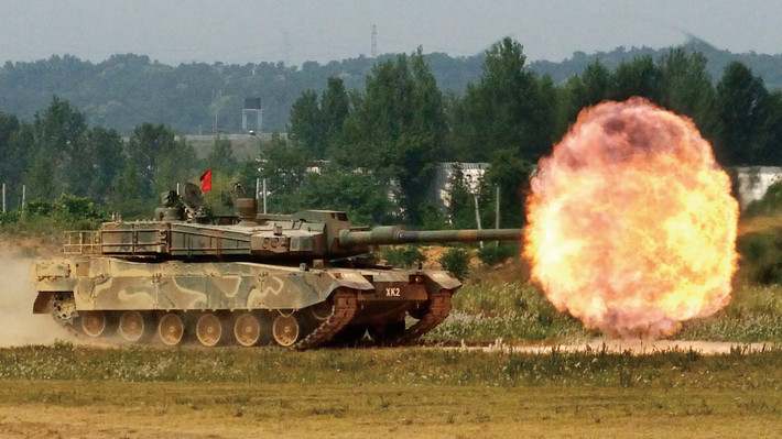 Mặc dù có giá cao nhất thế giới, nhưng do K2 Black Panther có công nghệ hiện đại và độc đáo. Hệ thống treo và khả năng vượt nước ngầm của nó là thiết kế tối ưu khi tác chiến ở địa hình đồi núi và đầm lầy của Hàn Quốc; cùng với các loại đạn tấn công hàng đầu, K2 luôn là niềm tự hào của nền công nghiệp quốc phòng Hàn Quốc. Nguồn ảnh: Pinterest.
